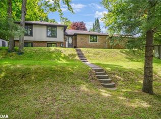 3923 Guest Rd, Innisfil, ON L9S 2T2