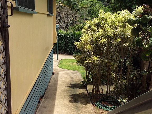 Walkway to front door