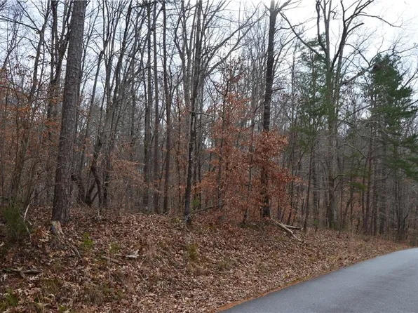 160 Beaver Lake Dr, West Union, SC 29696