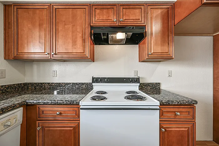 11102 W Turney Ave — Photo 15