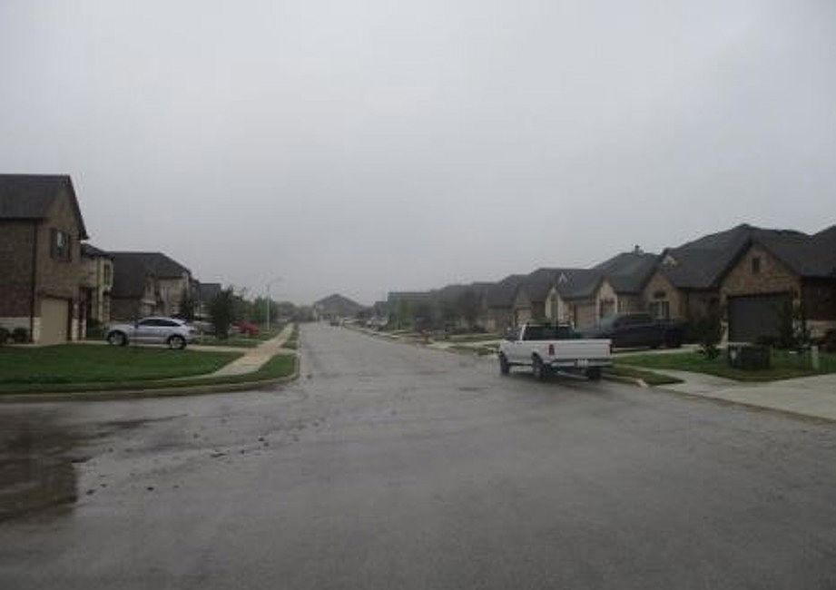 Exterior Neighborhood (street photo)