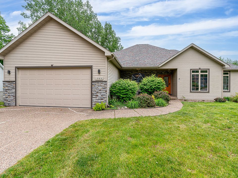 1st image of 1585 Deerwood Dr