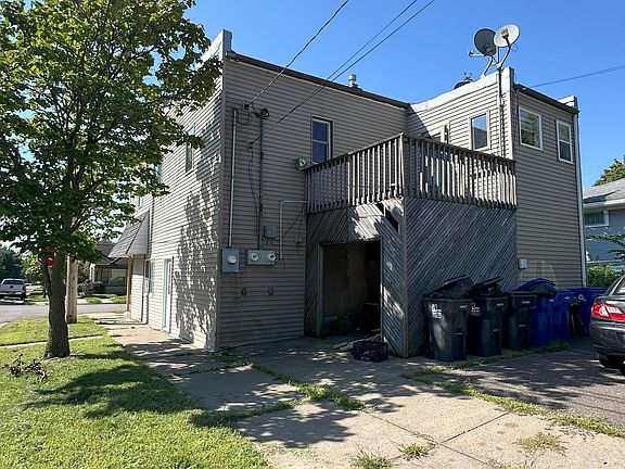 3rd image of 1237 5th St E