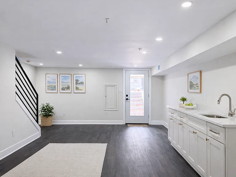 617 Longfellow St NW — Photo 32