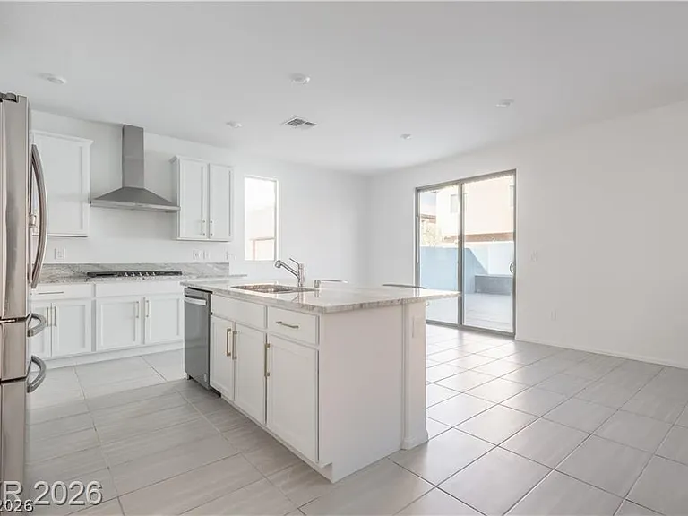 7360 Crown Landing St — Photo 5
