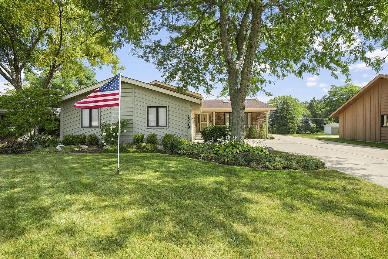 1279 39th AVENUE photo 1