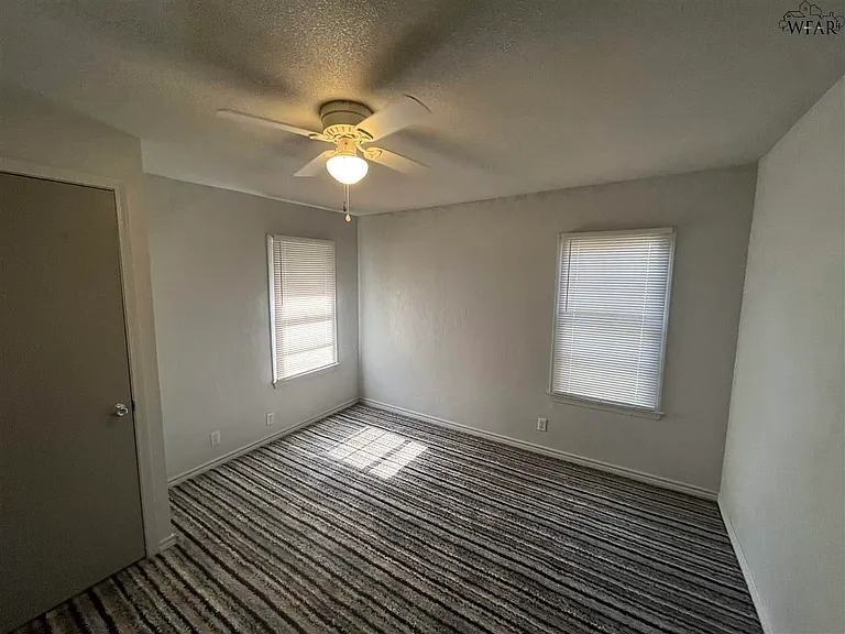 1111 N Beverly Dr — Photo 5