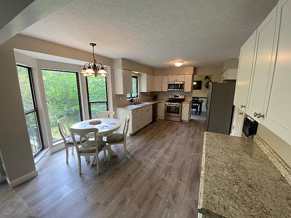 3rd image of 6832 Upland Ct