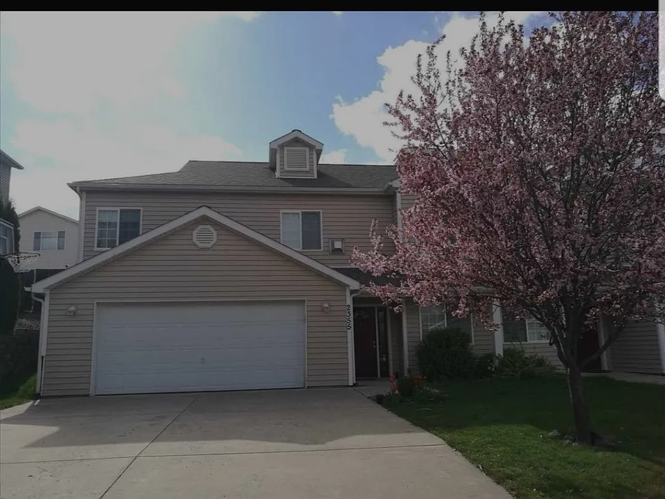 2355 NW Ridgeline Dr #1