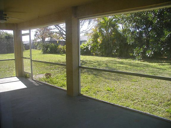 oversized screened lanai