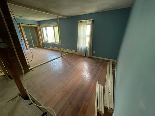 52 Raymond Ave Photo 1