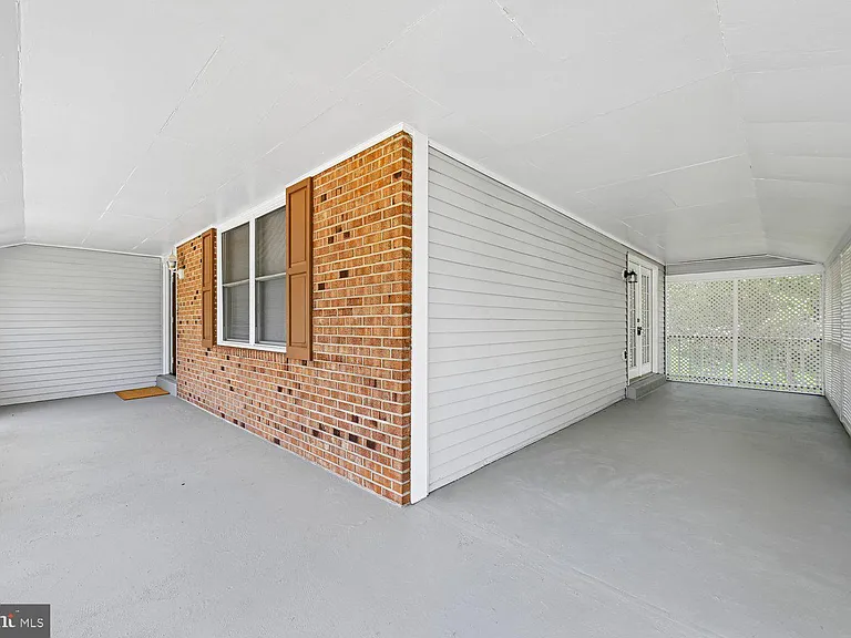 8805 Bolero Ct — Photo 18