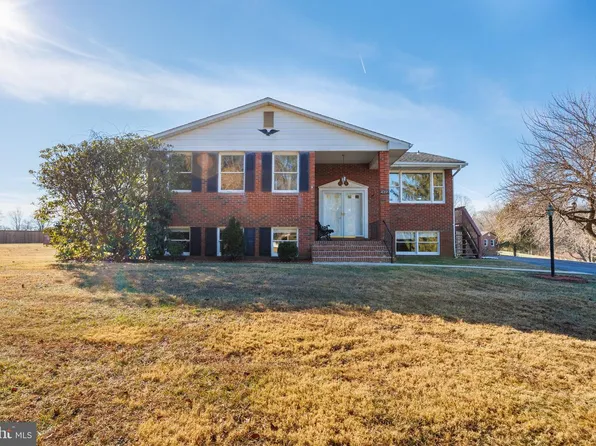 4390 Cherry Tree Ln, Sykesville, MD 21784