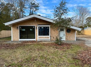 461 Carriage Shop Rd, East Falmouth, MA 02536