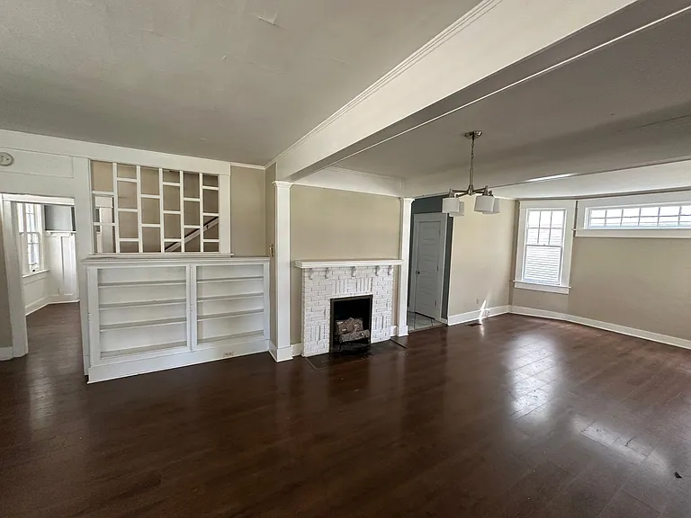 1884 Vinton Ave — Photo 3
