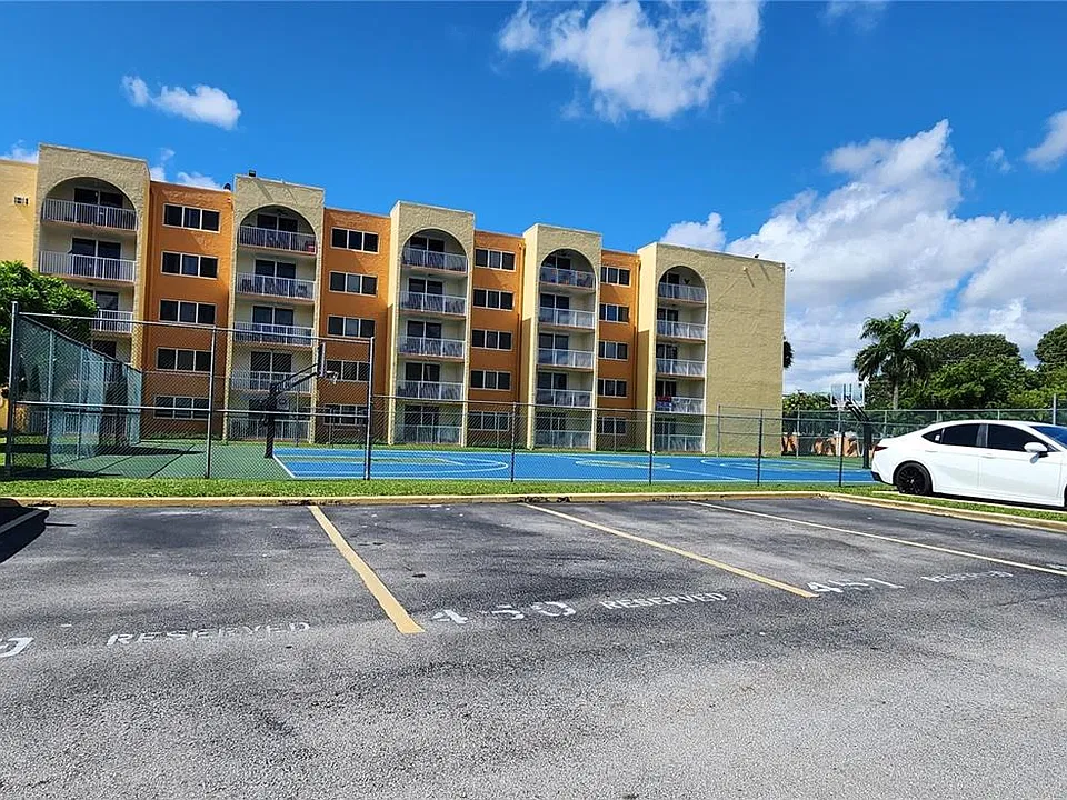 7000 NW 186th St #4-324B