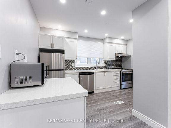 4th image of 368 Fountain St S