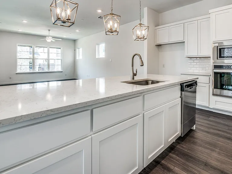 6205 Queens Path — Photo 13