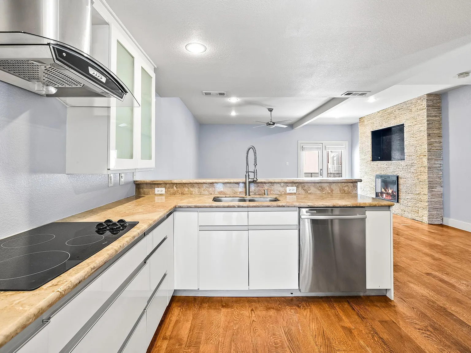 2 bed, 1477 sqft, $2,500 — Photo 2