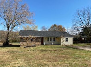 1129 Pine St, Cabool, MO 65689