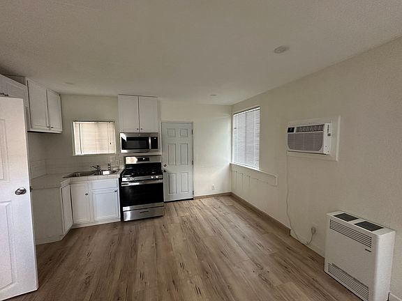 3rd image of 10254 Tujunga Canyon Blvd #E