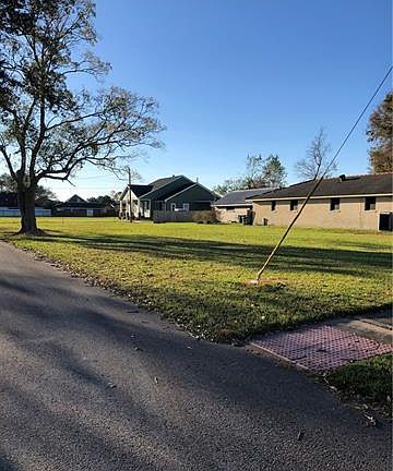 5th image of 2049 Margaret Ln