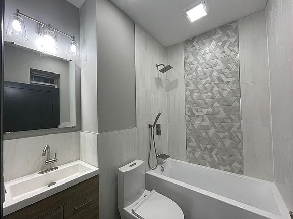 2nd image of 305 Magnolia Ave #C