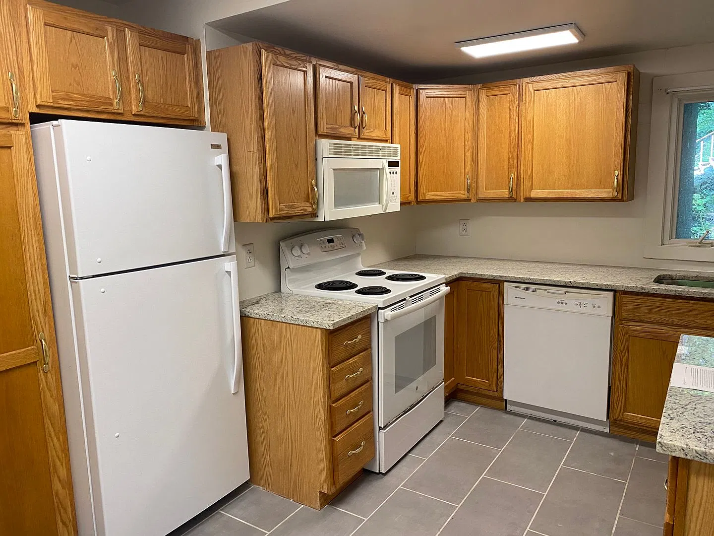 4 Bedroom Home Just Off Cornell Campus — Photo 3