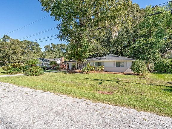 4th image of 802 Jane Way