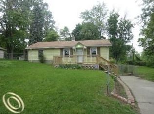 34 Crescent Dr, Pontiac, MI