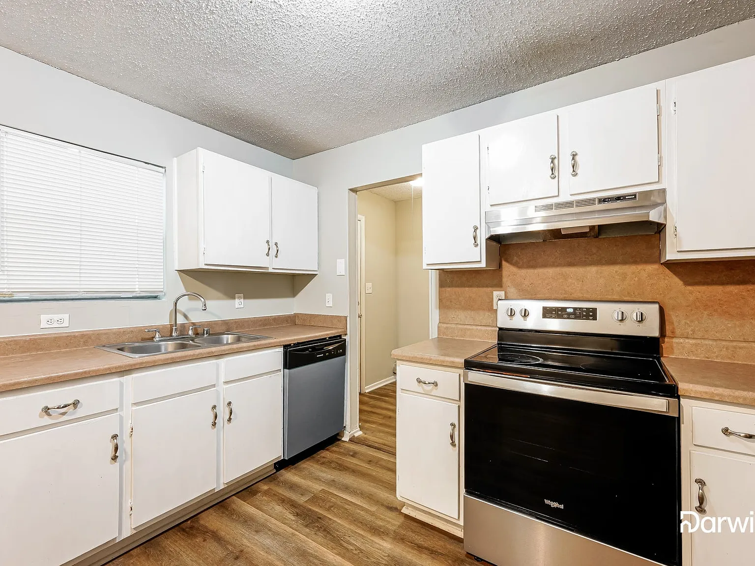 4 bed, 2.0 bath, 1180 sqft, $1,490 — Photo 4