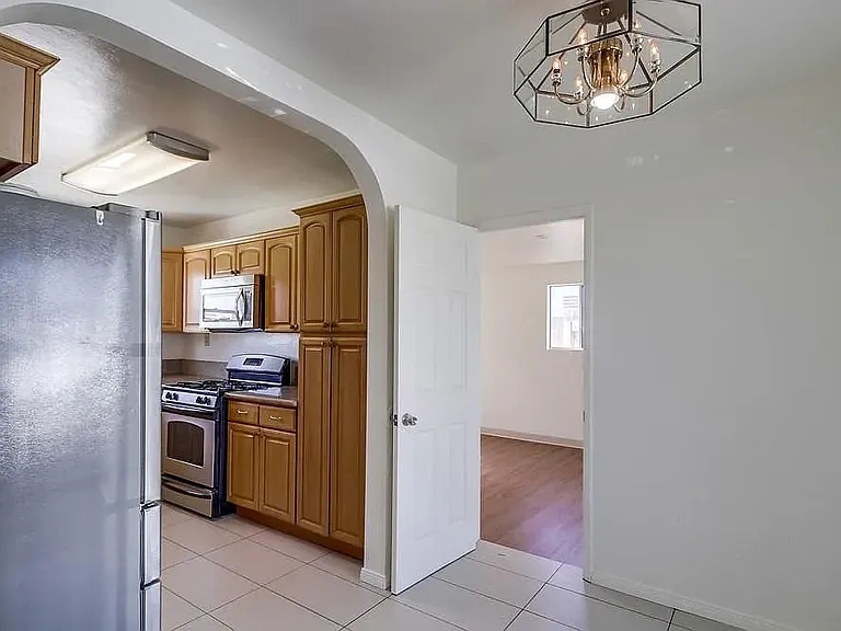 891 Elm Ave — Photo 35