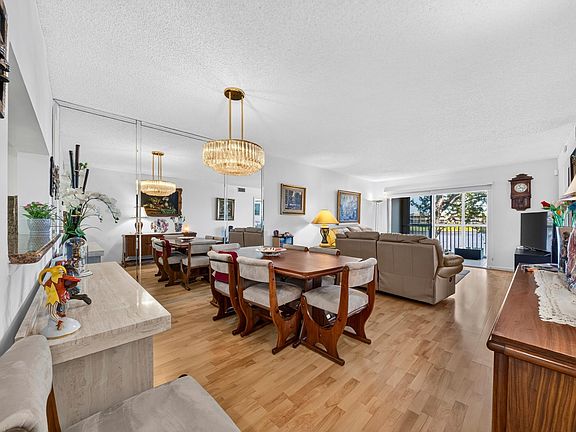 3rd image of 7348 N DEVON Drive #203