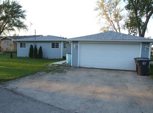 27222 101st St, Trevor, WI 53179