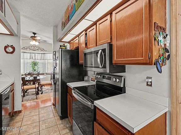 4th image of 2211 ALBURY Court