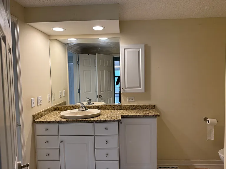 71 Berwick Ln — Photo 16