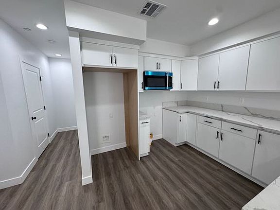 3rd image of 1542 W 84th St #3