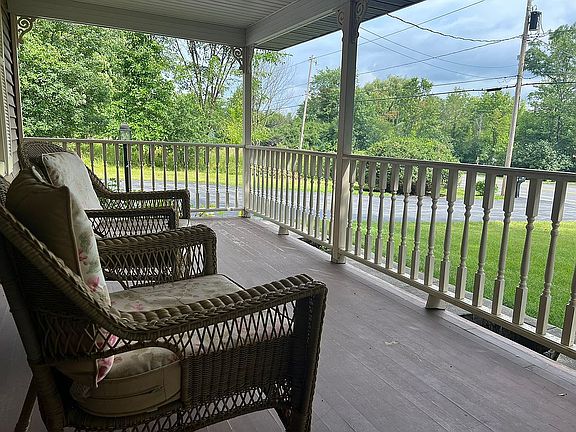 2nd image of 935 Altamont Voorheesville Rd