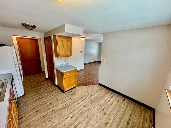 3rd image of 1531 Wehrle Dr APT 2