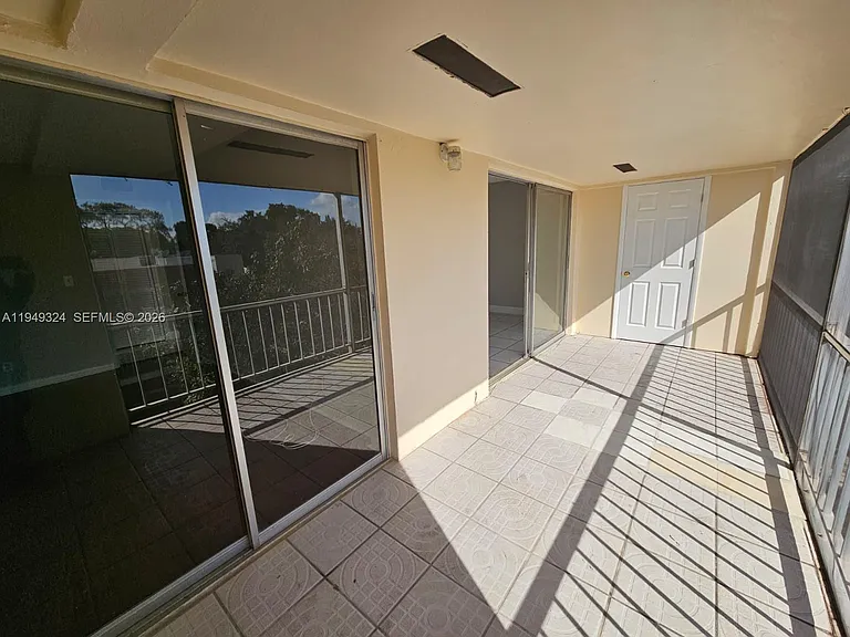 642 NW 13th St #310 — Photo 29