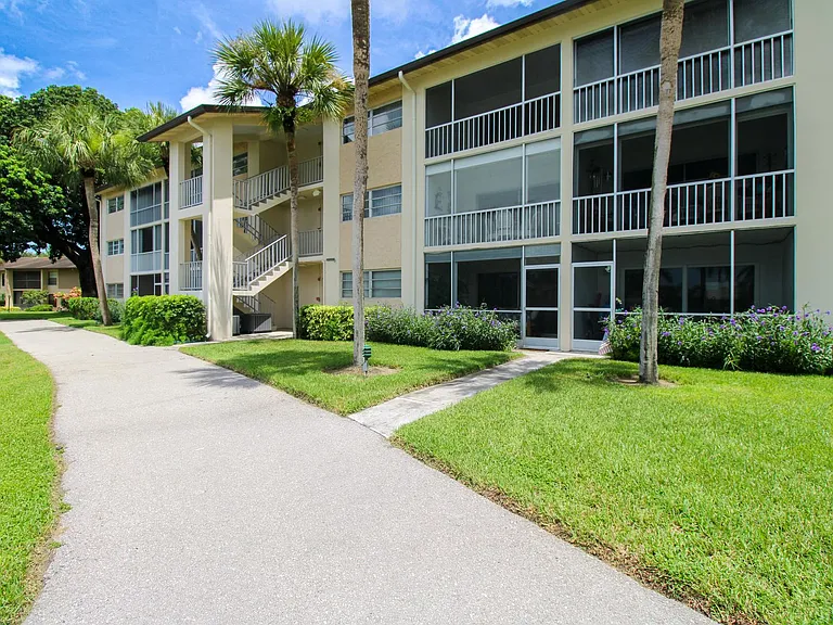 1020 Palm View Dr #C-104 — Photo 9