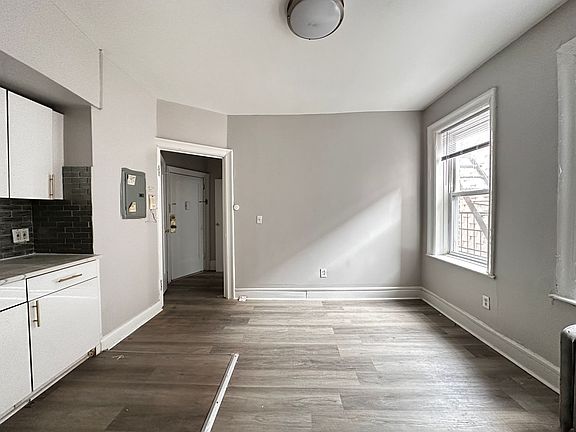 5th image of 58-60 Van Reypen St #206