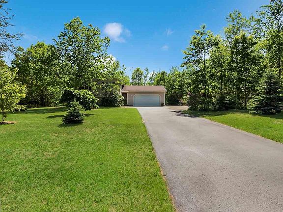 2nd image of 10373 Betsie Creek Dr