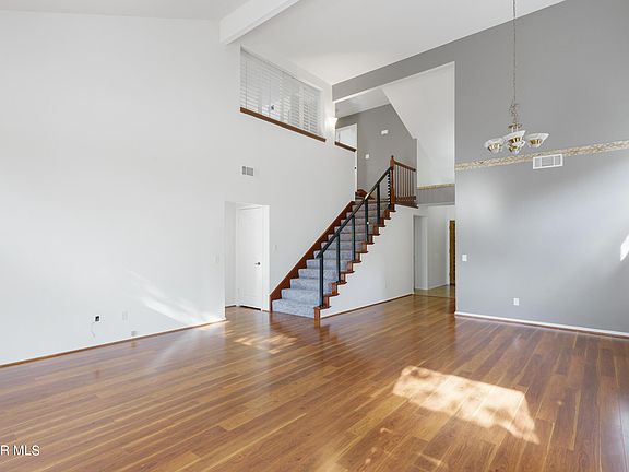 4th image of 4842 Wiggin St