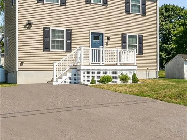 12 Henry St, Westerly, RI 02891