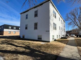 826 3rd Ave W, Williston, ND 58801