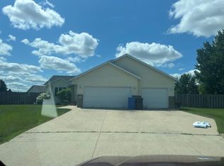 1627 51st St S, Fargo, ND 58103