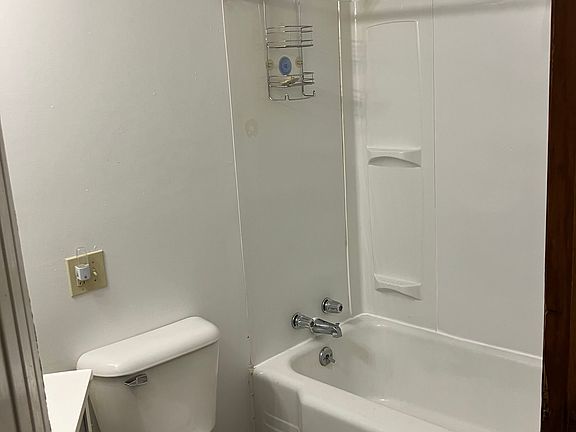 5th image of 429 E 13th St #3