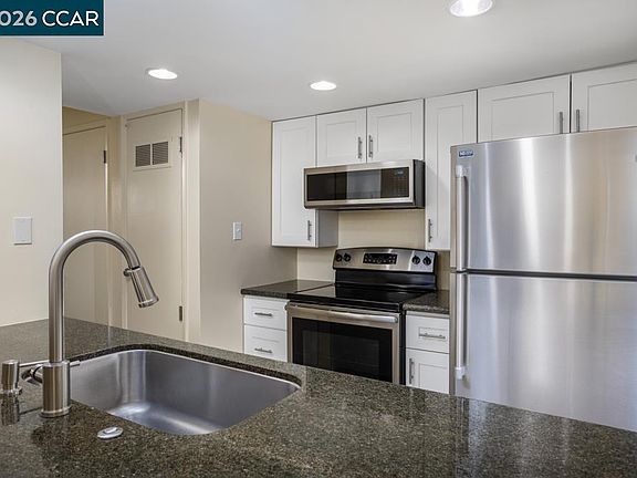 3rd image of 5468 Roundtree Pl APT P