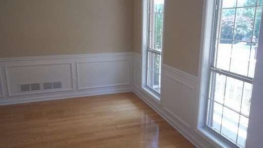 4th image of 3380 Longfield Dr